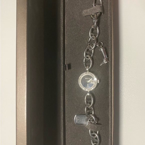 GUCCI Watch - Picture 3 of 11